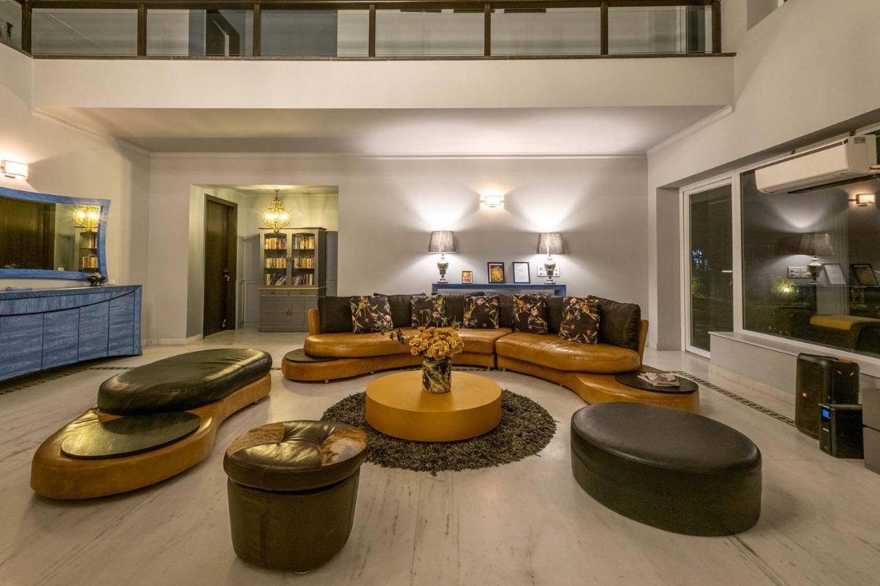 Stayvista At The Banyan Abode With Pool Table, Pet Friendly & Outdoor Pool Manesar Exterior foto